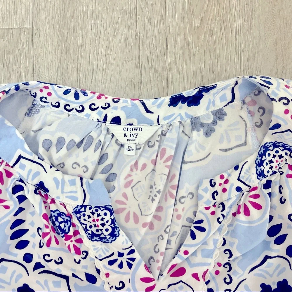 CROWN & IVY Paisley Blue Top - Picture 3 of 3